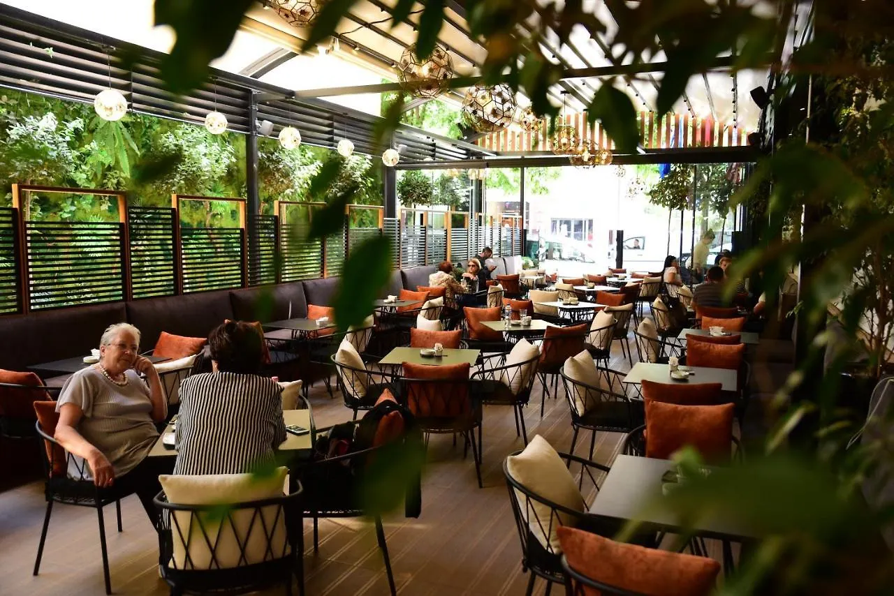 Hotel Comfort Tirana 4*,