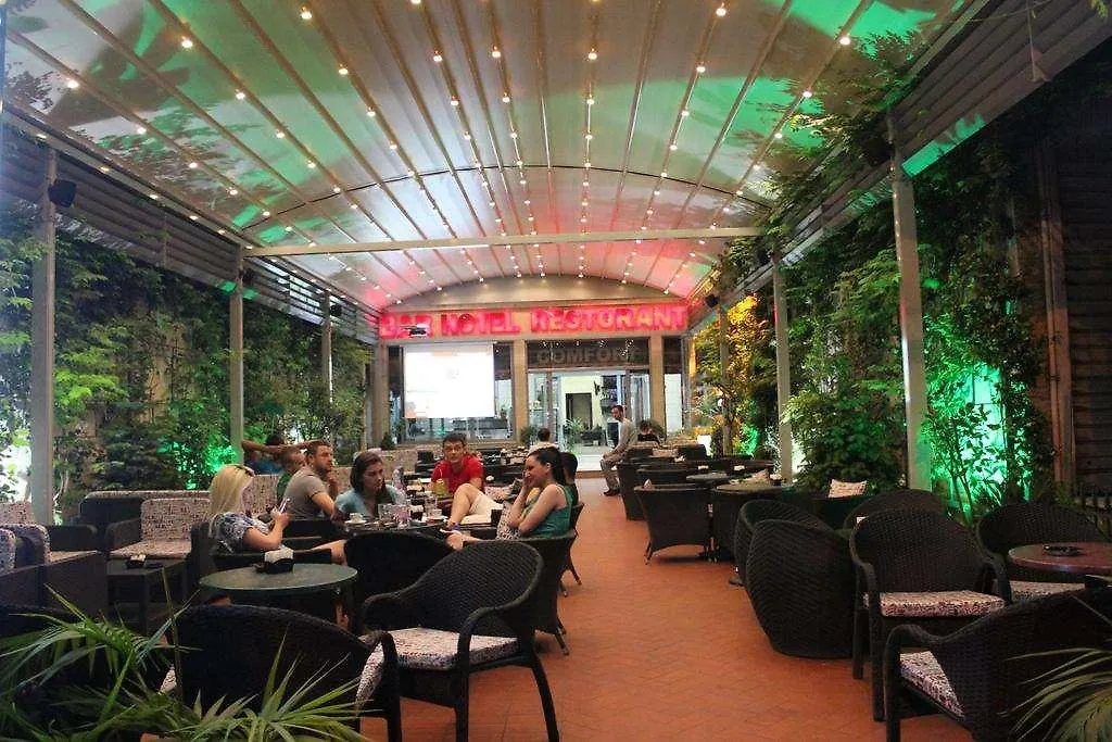 Hotel Comfort Tirana 4*,