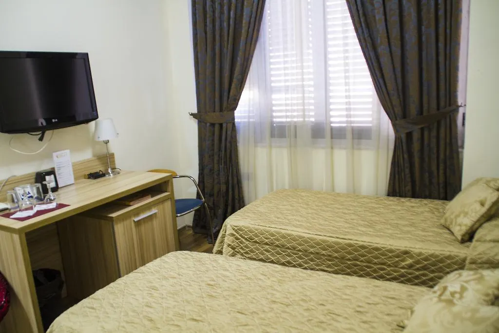 Hotel Comfort Tiran