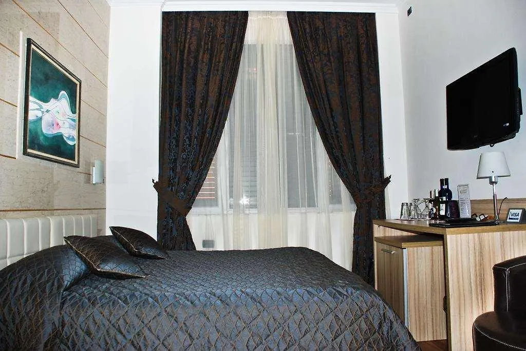 Hotel Comfort Tiran